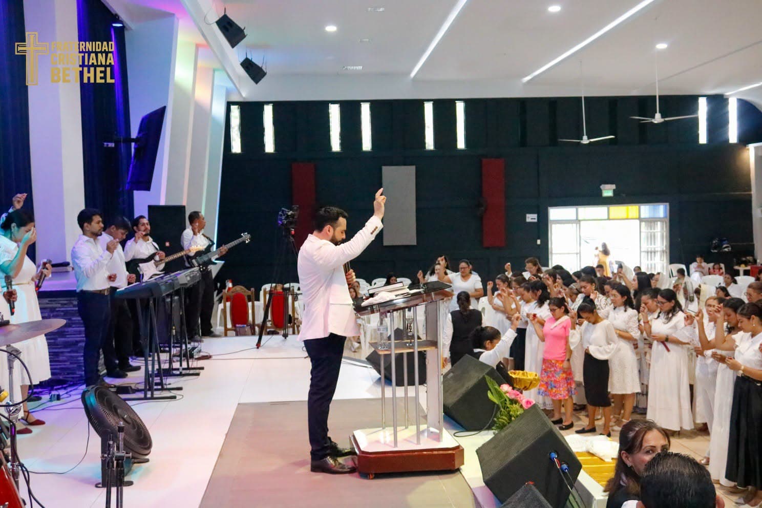 Servicio de adoración en Fraternidad Cristiana Bethel Matagalpa